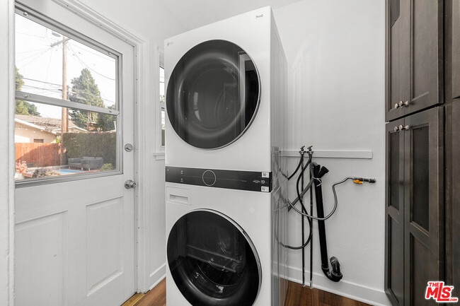 Building Photo - 4158 Baldwin Ave