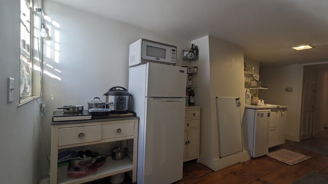 Building Photo - 48 Benefit St