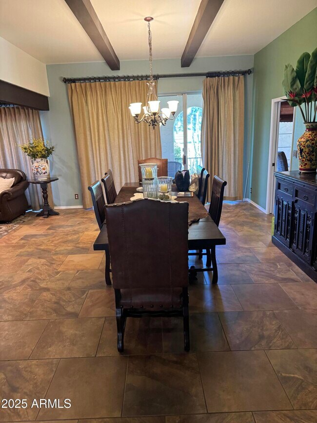 Building Photo - 1009 N Villa Nueva Dr