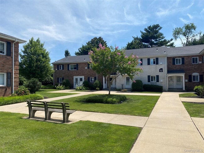 Building Photo - 400 Dawson Ln