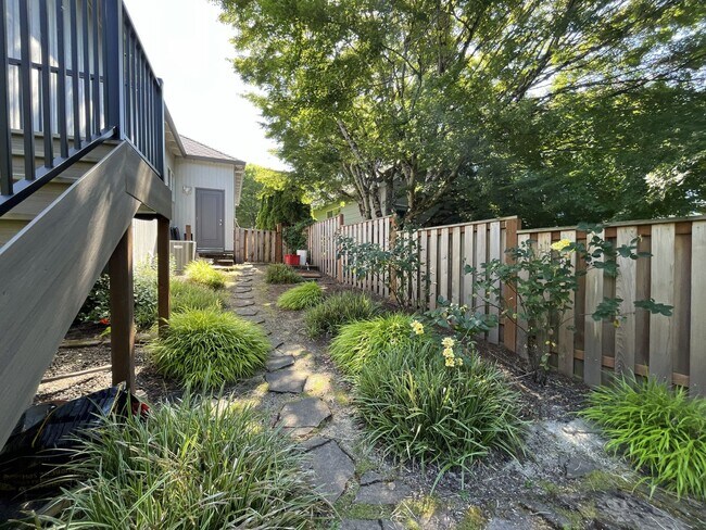 Building Photo - Beautifully Updated 3-Bedroom Bethany Home with Chef's Kitchen, Huge Bonus Room and Private Backyard