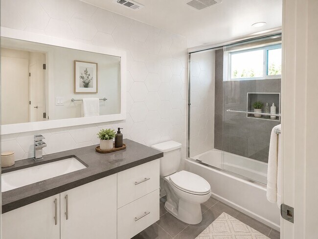 Building Photo - 6650 Leland Way