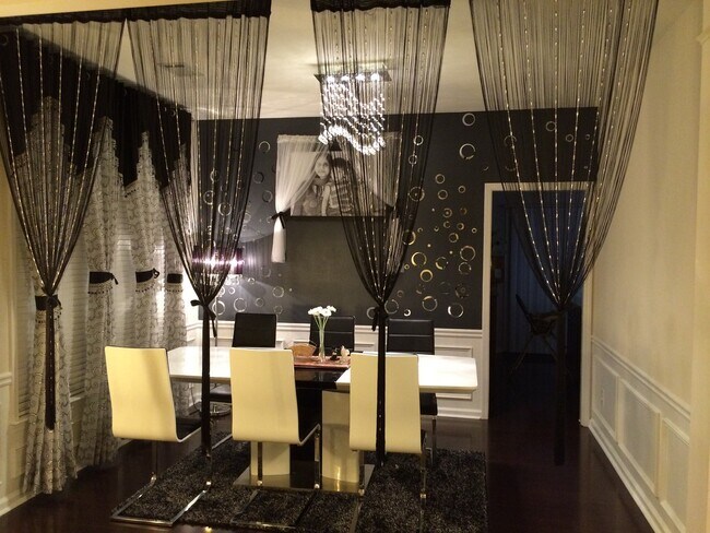 Building Photo - 908 Wendlebury Ct