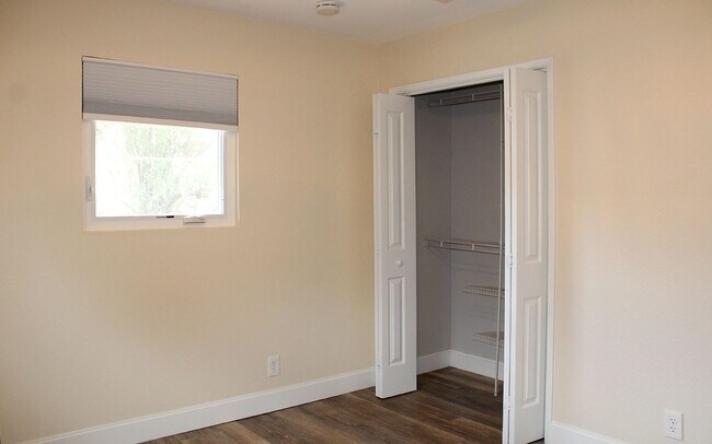 Building Photo - 407 Hill Ave