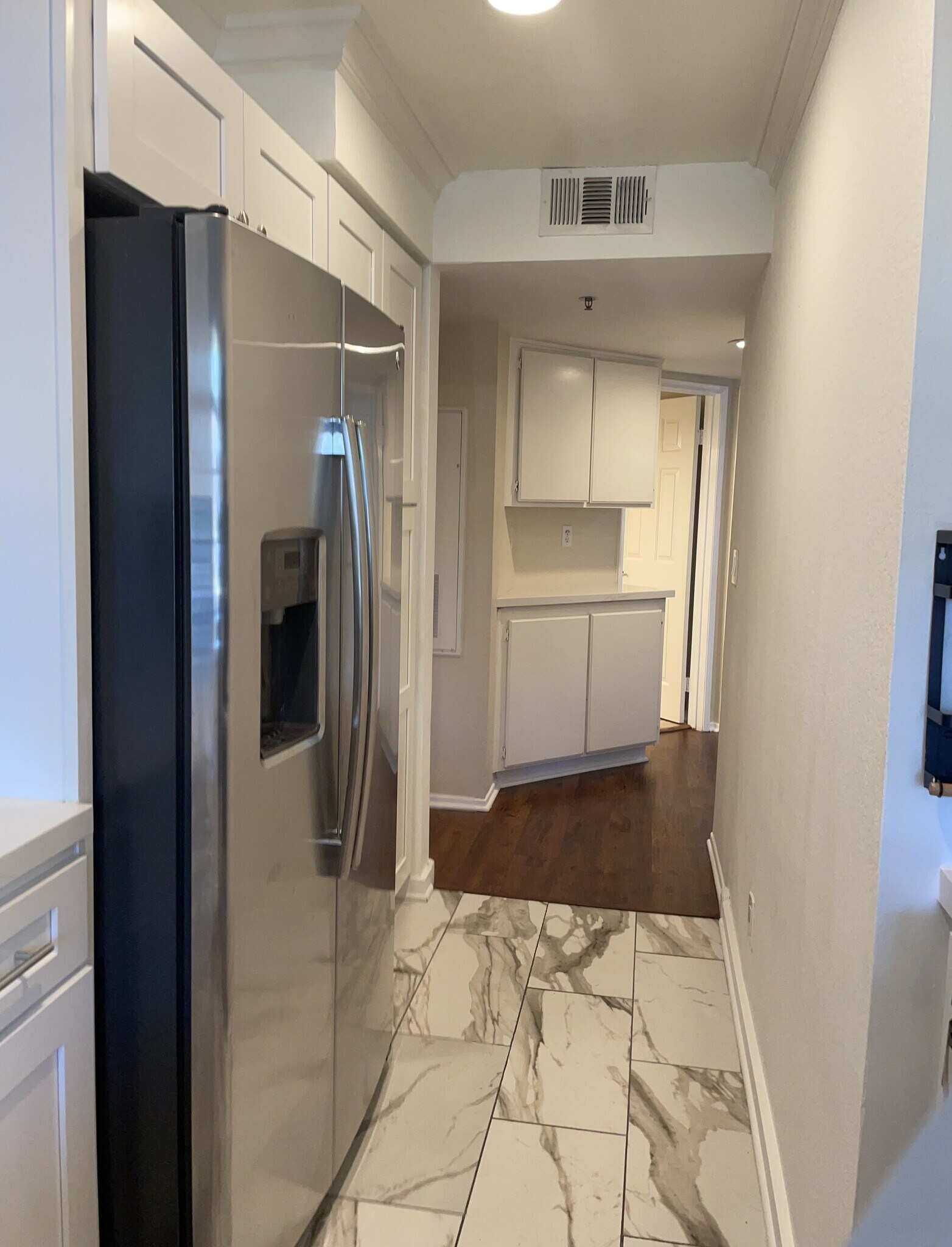 Building Photo - 653 Oak Run Trl