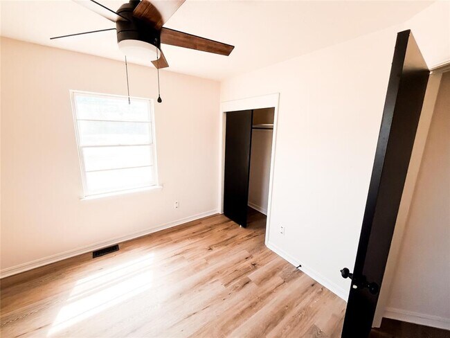 Building Photo - 10601 Tumilty Terrace