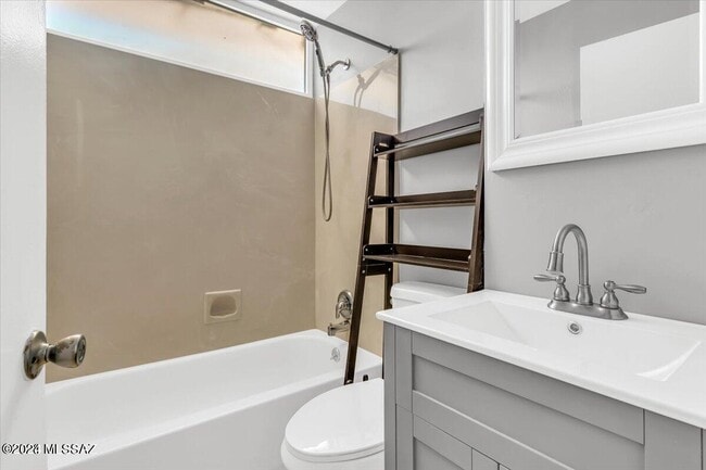 Building Photo - 2311 N Richey Blvd