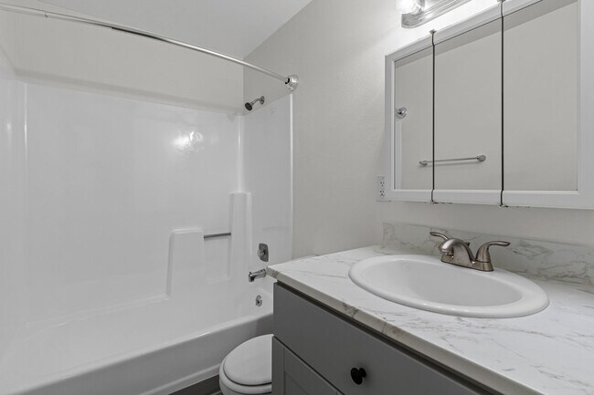 Building Photo - Free rent through June! Amazing one bedroo...