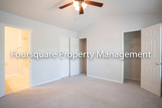 Building Photo - Townhome| Washer/ Dryer Included| Back Pat...