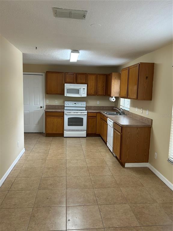 Building Photo - 626 Brooke Ct