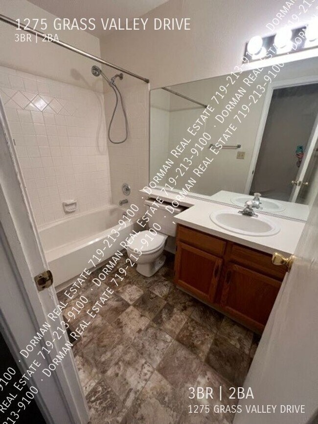Building Photo - 1275 Grass Valley Dr