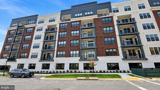 Building Photo - 1121 Fortune Terrace