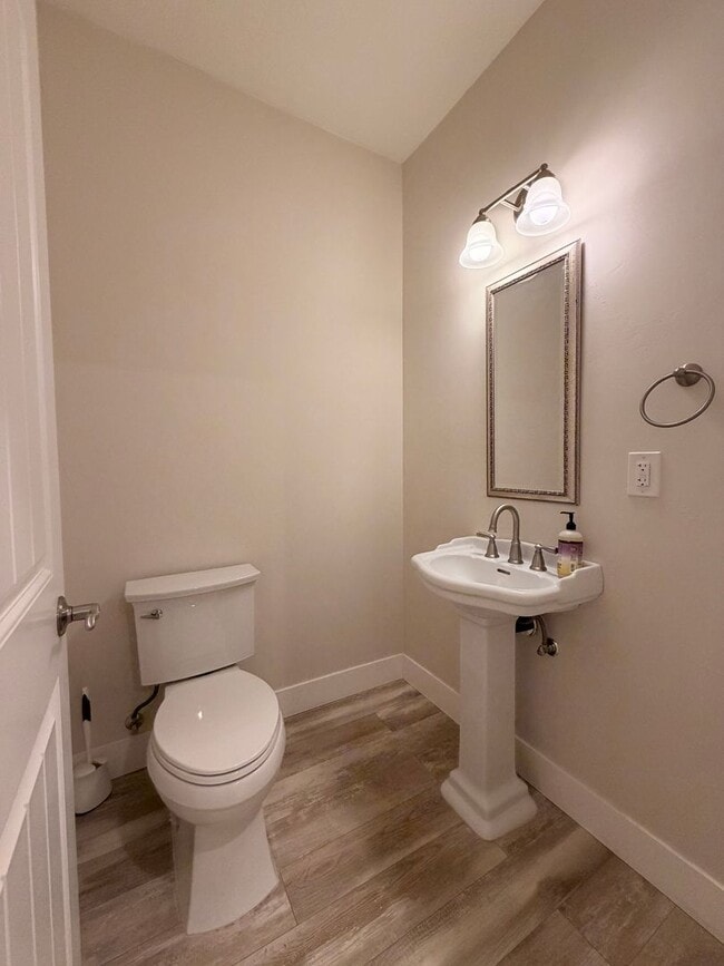 Building Photo - Dual Primary Suite's. 2 Bedroom / 2.5 Bathroom Single Level Home in NE Bend - PENDING APPLICATION