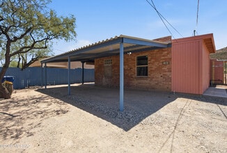 Building Photo - 1303 W Cedar St