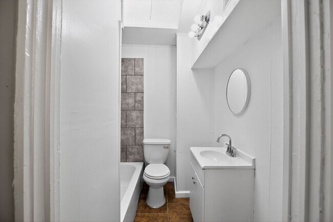 Building Photo - Narcissus