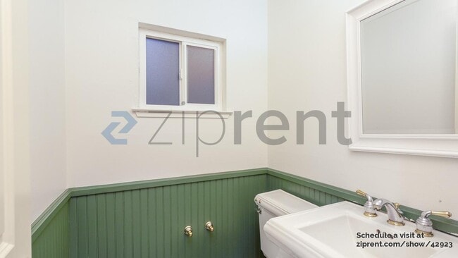 Building Photo - 3226 Gardendale Dr