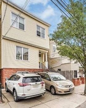 Primary Photo - 318 6th St