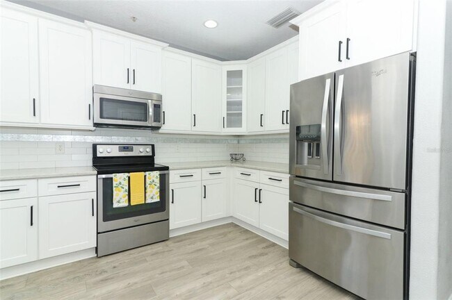 Building Photo - 7126 Regina Way