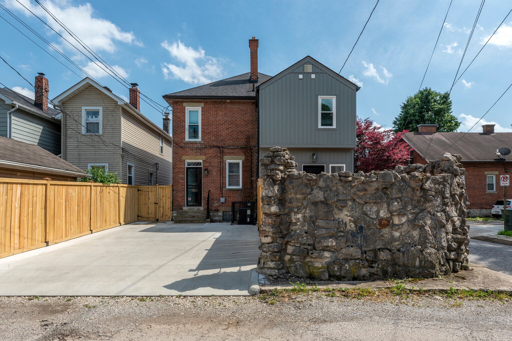 Building Photo - 450 Elsmere St