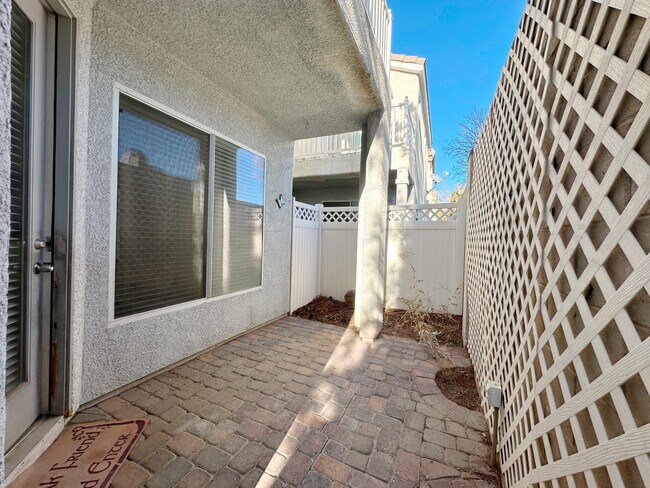 Building Photo - 1721 Spanish Sky Ave