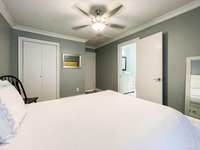 Building Photo - 4836 Huron Dr