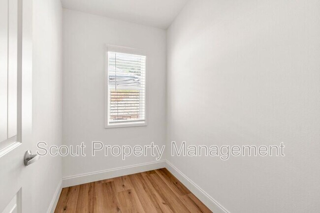 Building Photo - 471 Stewart Canyon Rd