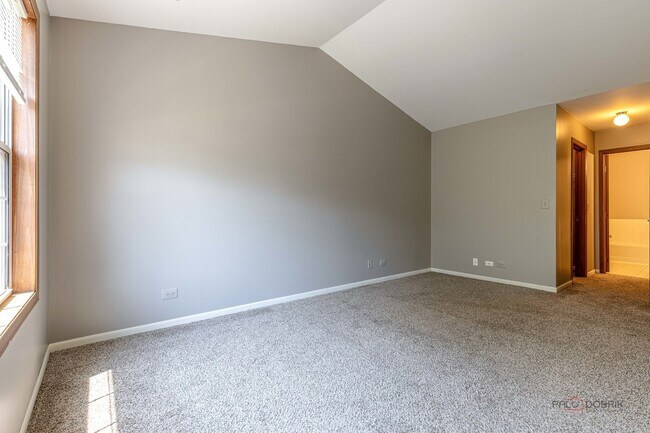 Building Photo - 2847 Heatherwood Dr