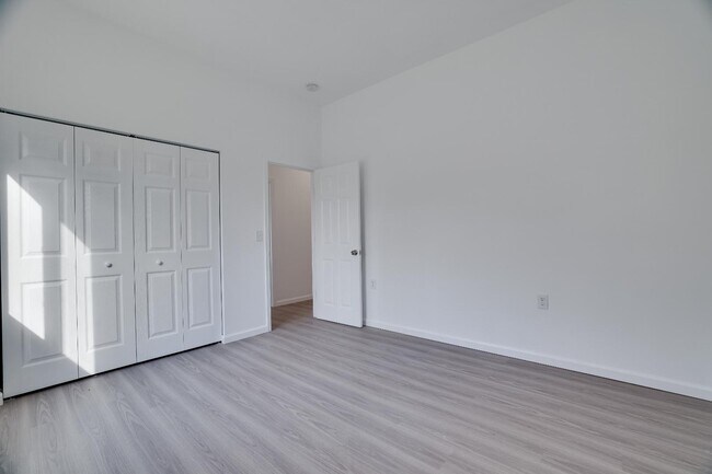 Building Photo - 9161 Brandywine Dr