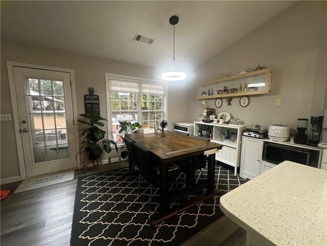 Building Photo - 130 Morning Glen Dr