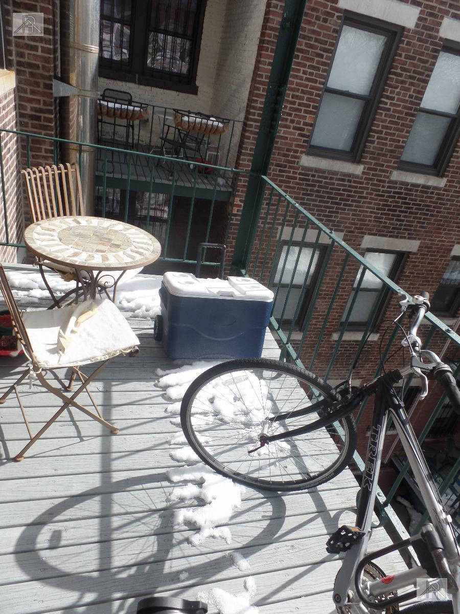 Building Photo - 4 Park Vale Ave