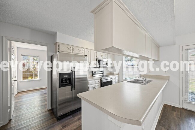 Building Photo - 8608 Port Douglas Dr