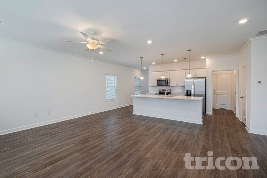 Building Photo - 161 E Rdg Wy