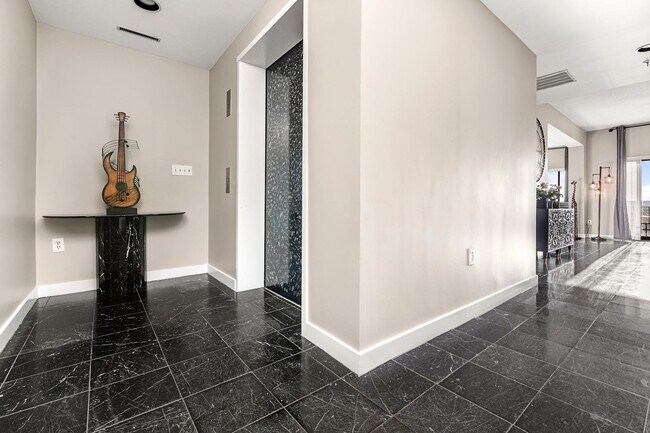 Building Photo - 275 U.S. 20-SI ID1240408P