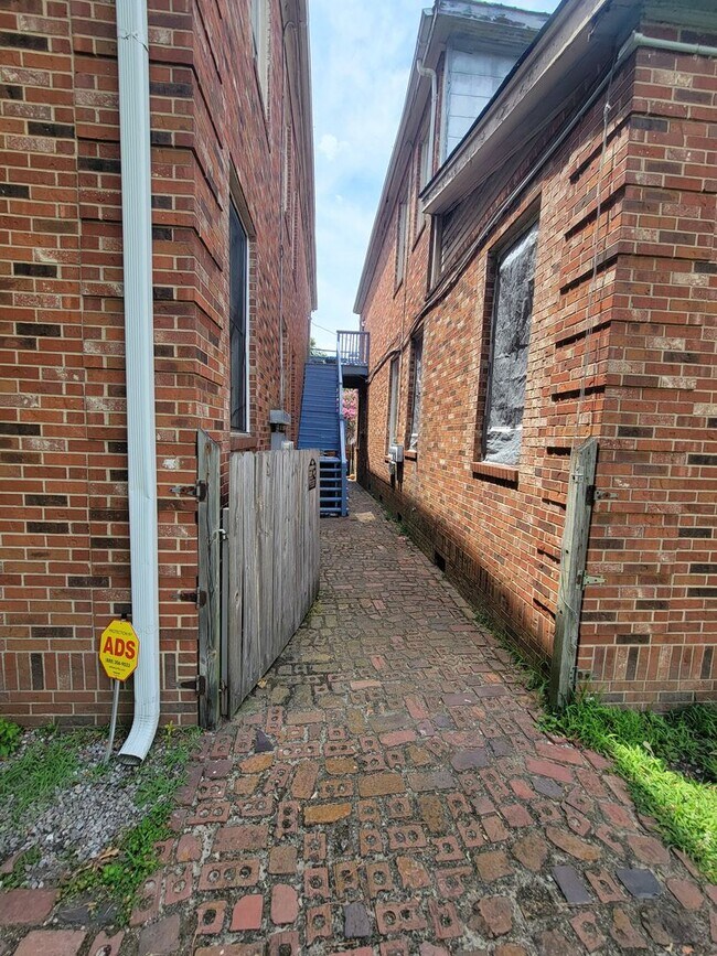 Building Photo - 508 3rd St