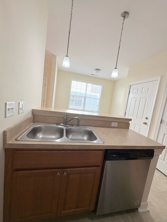 Building Photo - 62 Windgate Cir