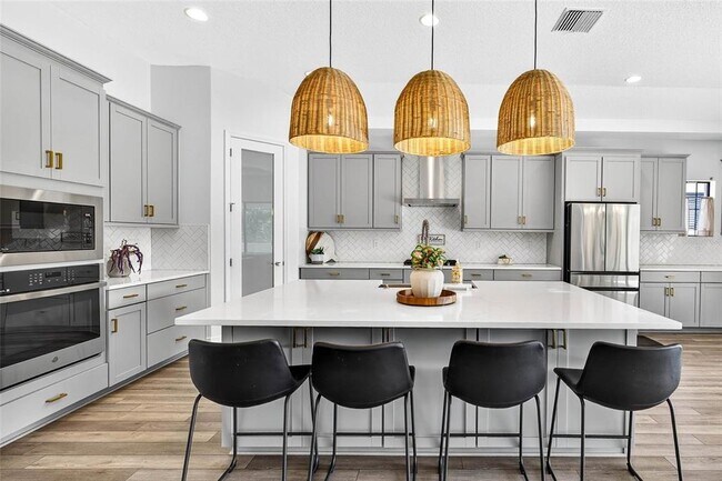 Building Photo - 14531 Woodland Spur Dr