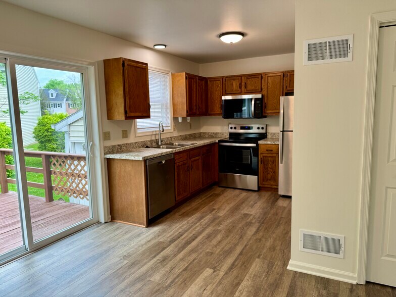 Building Photo - 106 Chukar Ct