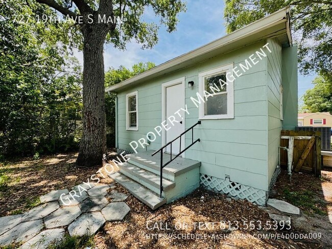 Building Photo - The most beautiful St.Pete 3bed/1bath prop...