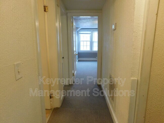 Building Photo - 811 E Beverley St