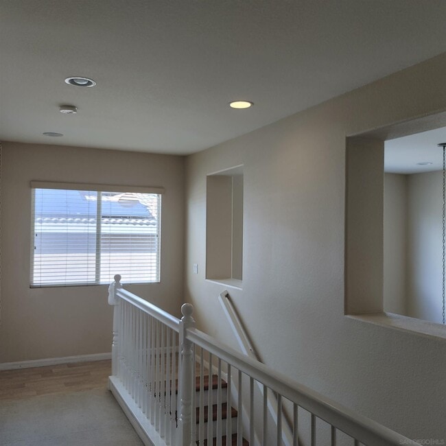 Building Photo - 382 Edgewater Dr