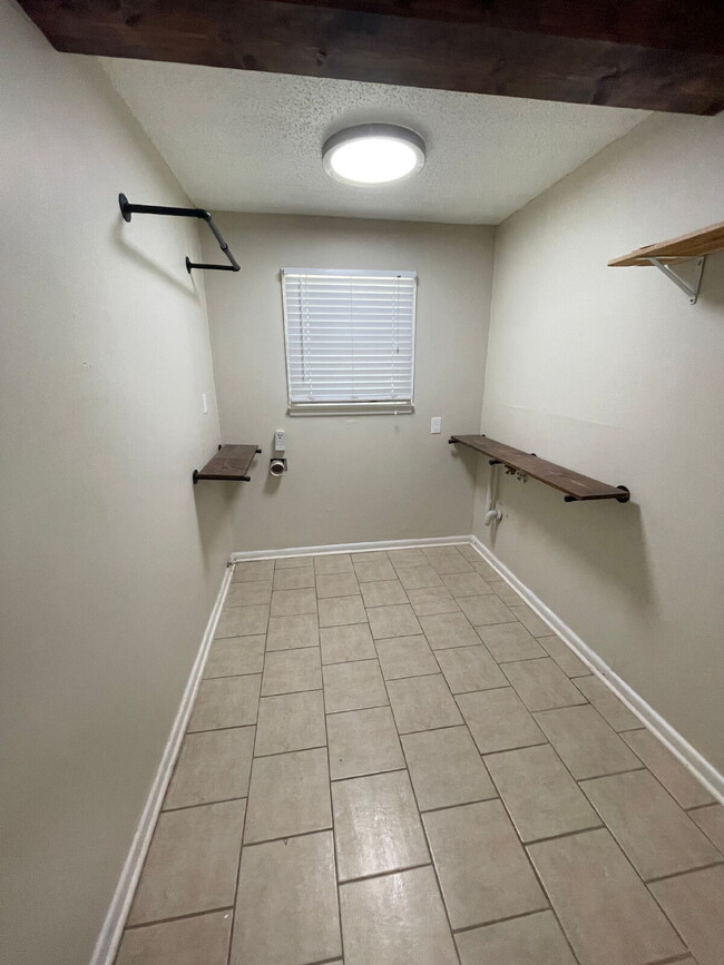 Building Photo - Stunning 3-Bed, 2-Bath Retreat in Lubbock ...