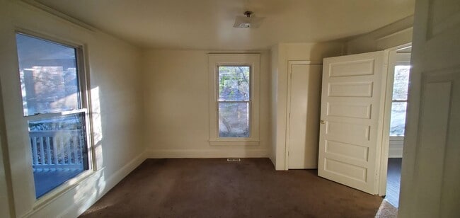 Building Photo - 3 Bedroom 1 Bathroom House