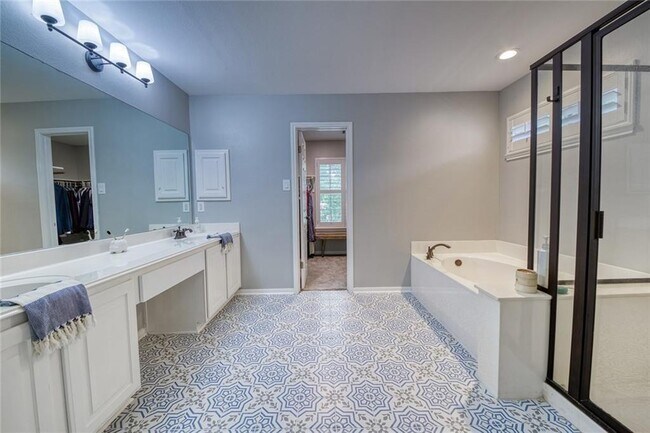 Building Photo - 3735 Harvey Penick Dr