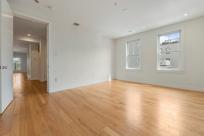 Building Photo - 283 C St