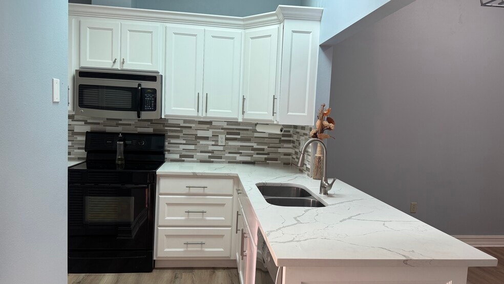 Building Photo - 746 N Jefferson Ave