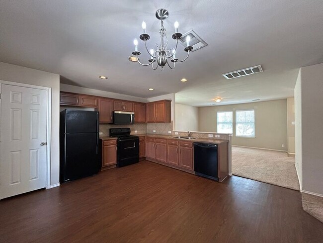 Building Photo - 18520 Mammoth Cave Blvd