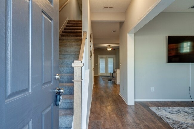 Building Photo - 729 Bradburn Village Way
