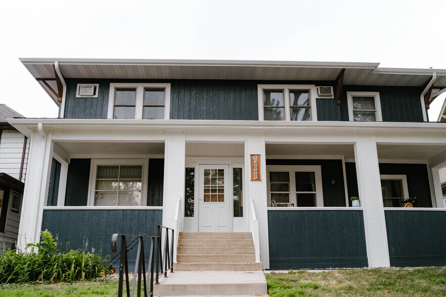 Building Photo - 711 S Phillips Ave