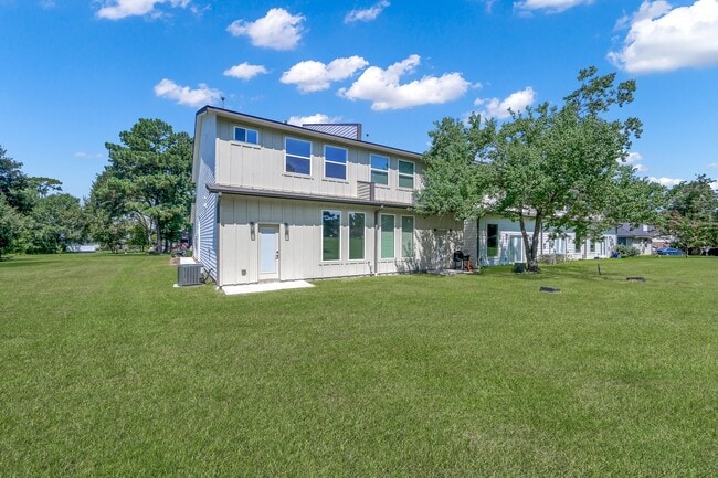 Building Photo - 14839 Spica Ct
