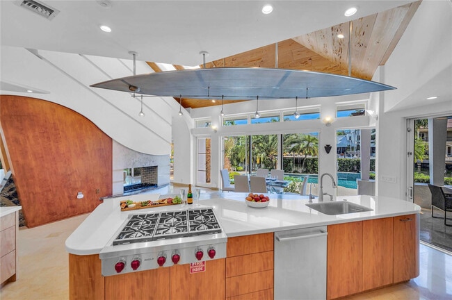 Building Photo - 74 Nurmi Dr